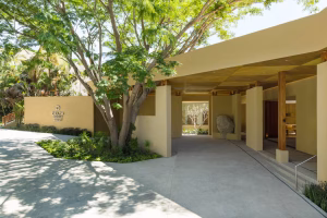 pvrde-entrance-4968-hor-clsc